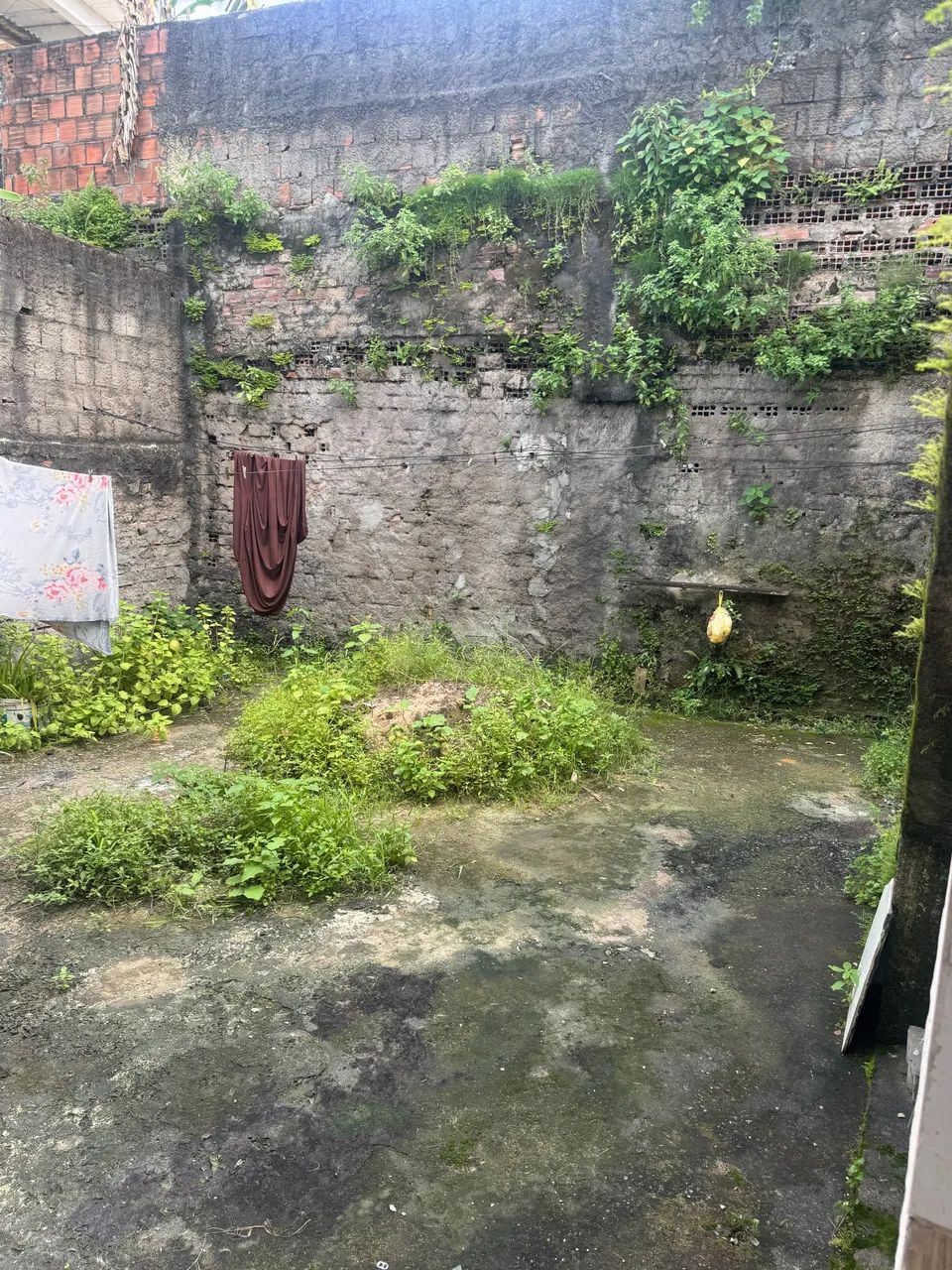 Vendo casa dois pavimentos enorme aceito casa menor valor e carro - Foto 5