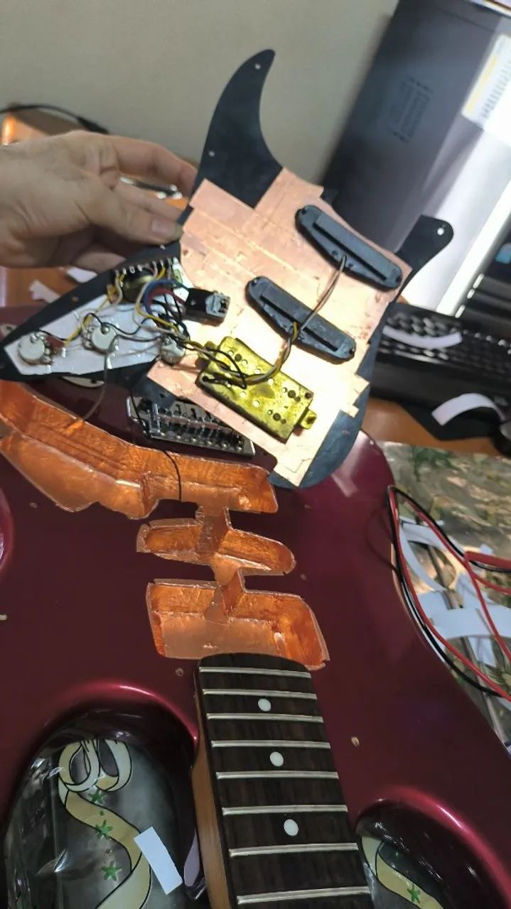 Luthier, Blindagem elétrica para instrumentos, guitarra, baixo... - Foto 4