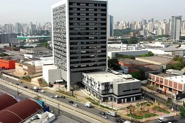 LED Corporate  Uma Laje e Meia Triple A Modernas ao Lado da Barra Funda