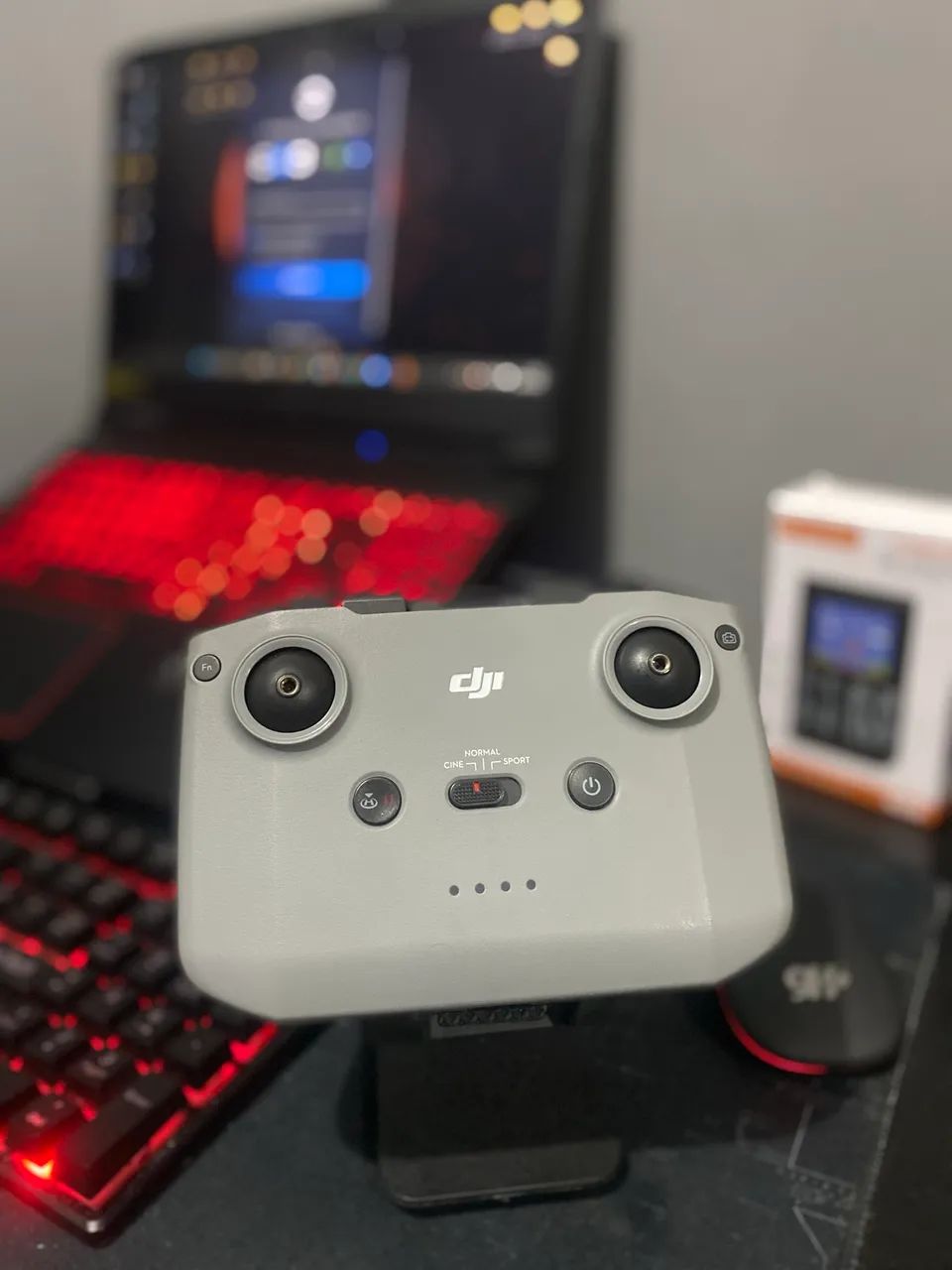 Controle DJI RC 231 (NÃO É COMPATIVEL COM NEO)