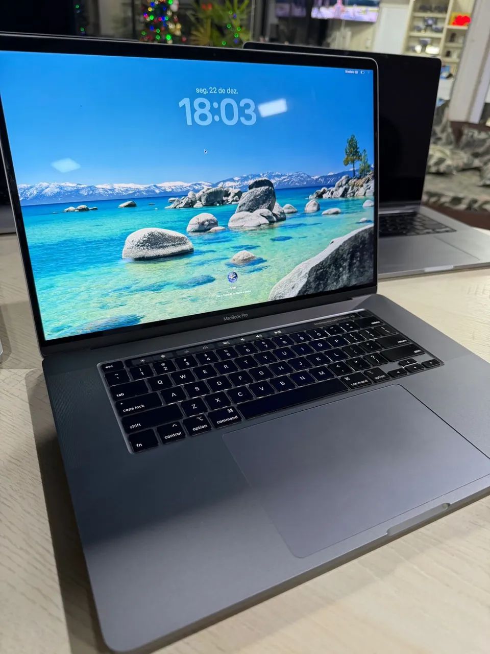 MacBook本体 MacBook Pro 2019 16\" i7 16GB 512GB 5300M MacBook Pro 2019 - i7, AMD Radeon Pro 5300M, 16GB RAM 512GB SSD