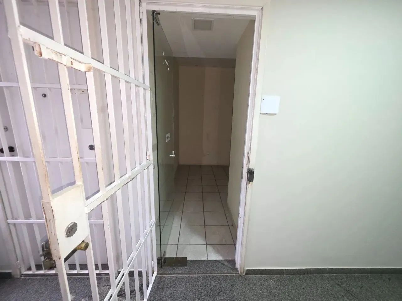 Sala Comercial à Venda na Praia da Costa  Vila Velha/ES - Foto 3