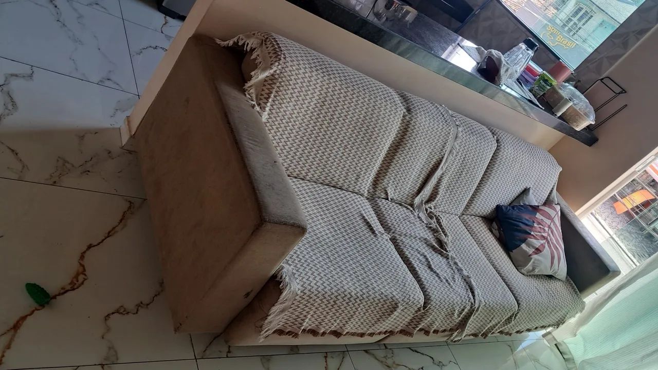 Sofá três lugares  - Foto 2