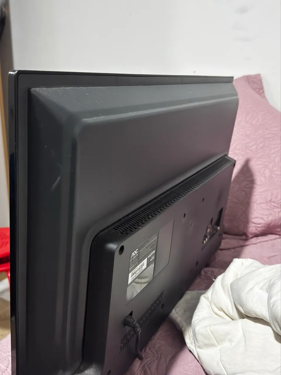 Tv com pequenas manchas na tela funcionando perfeitamente  - Foto 2