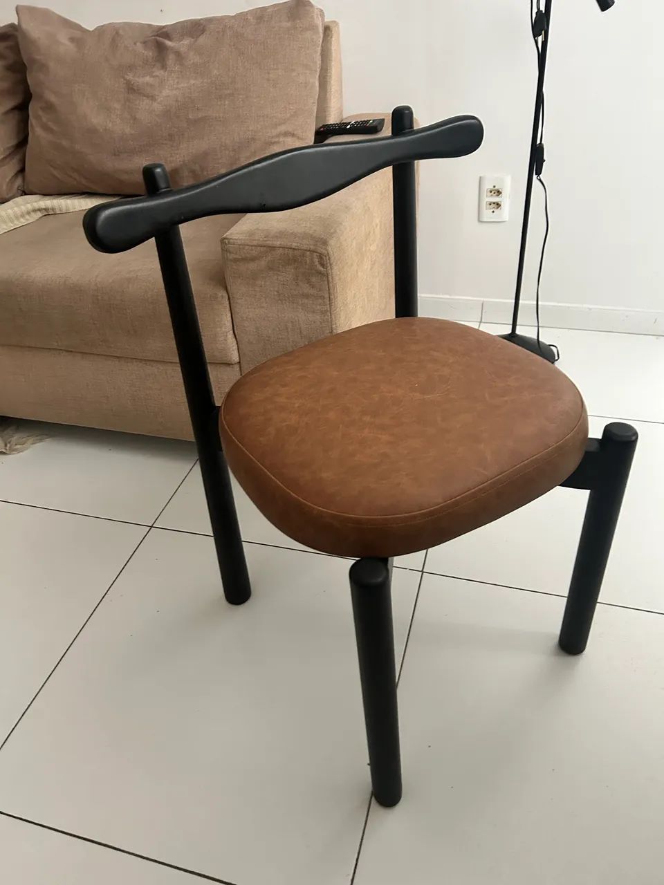 2 cadeiras assinadas  - Foto 3