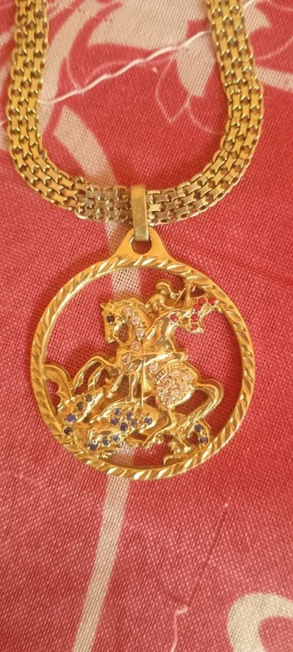 Vendo esse cordão de Prata ?