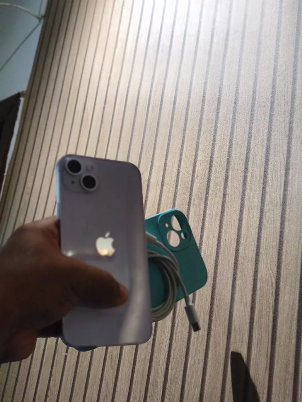 iPhone 14 plus 256GB perfeito estado com capa e cabo - Foto 5