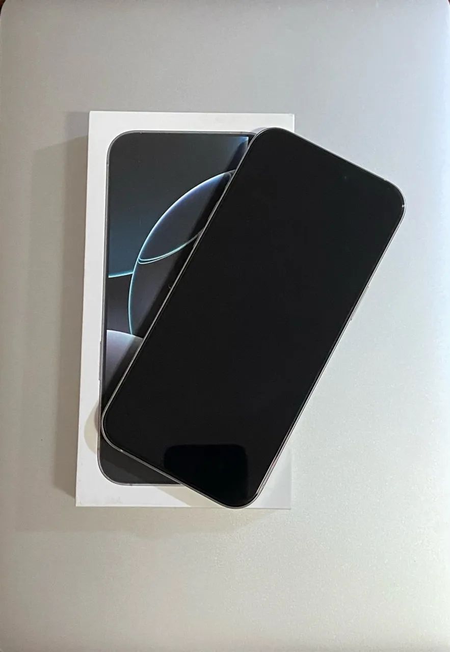 iPhone Titânio natural 16 pro Max 256gb 