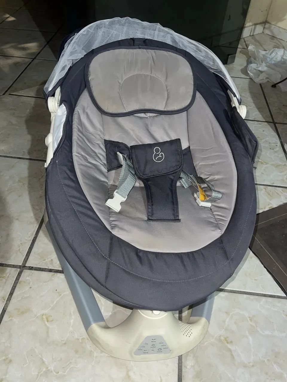 Cadeira de balanço para bebê automática 