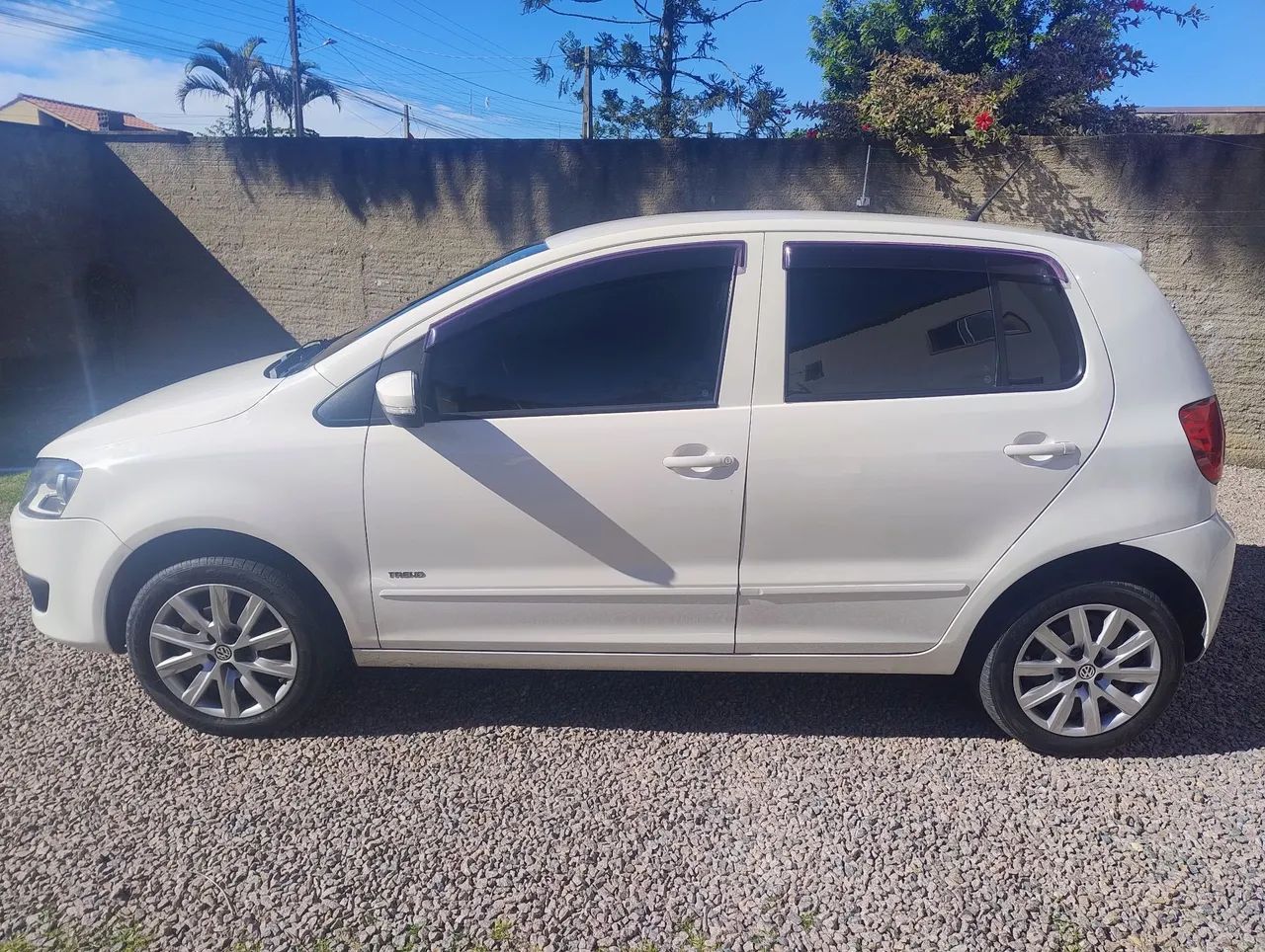 Volkswagen Fox 1.0 MI Total Flex 8V 5P 2011 - Foto 3