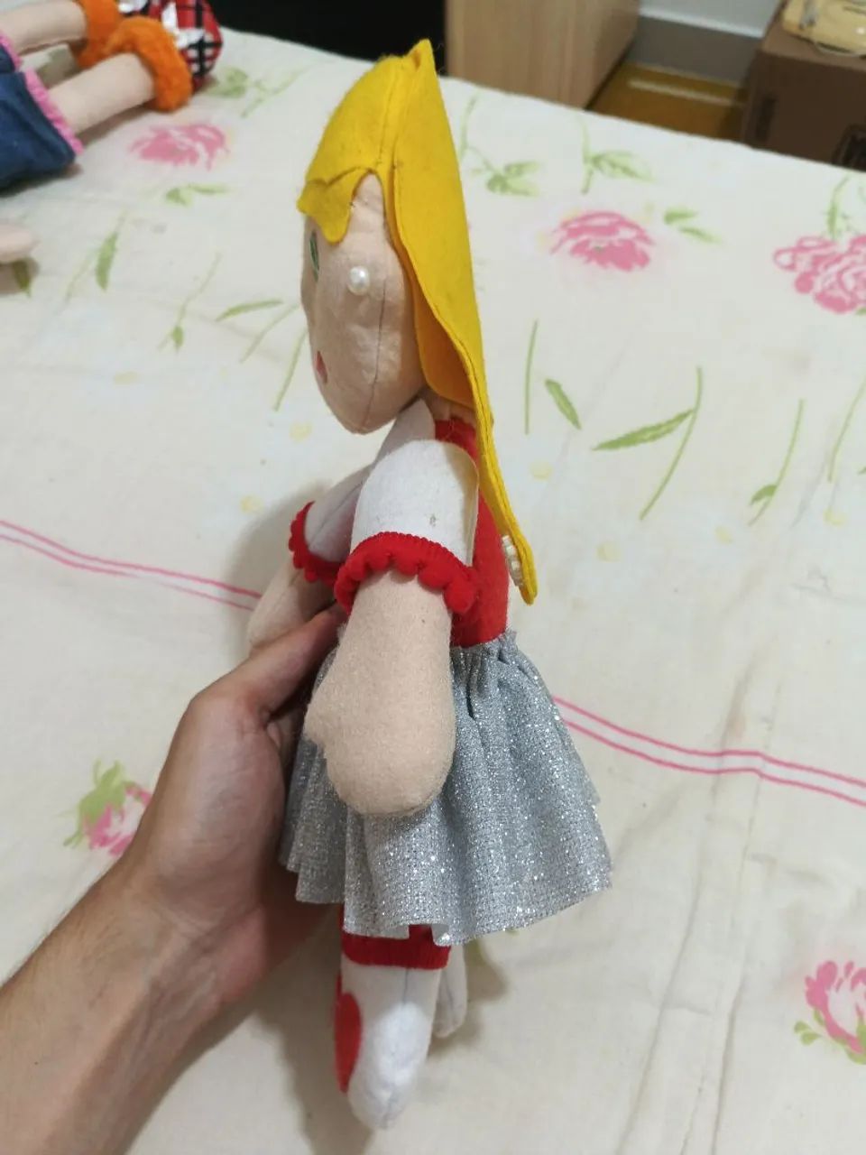 Boneca loira artesanal escolar  - Foto 3