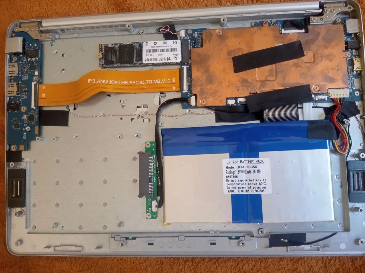 Vende-se carcaça de notebook 