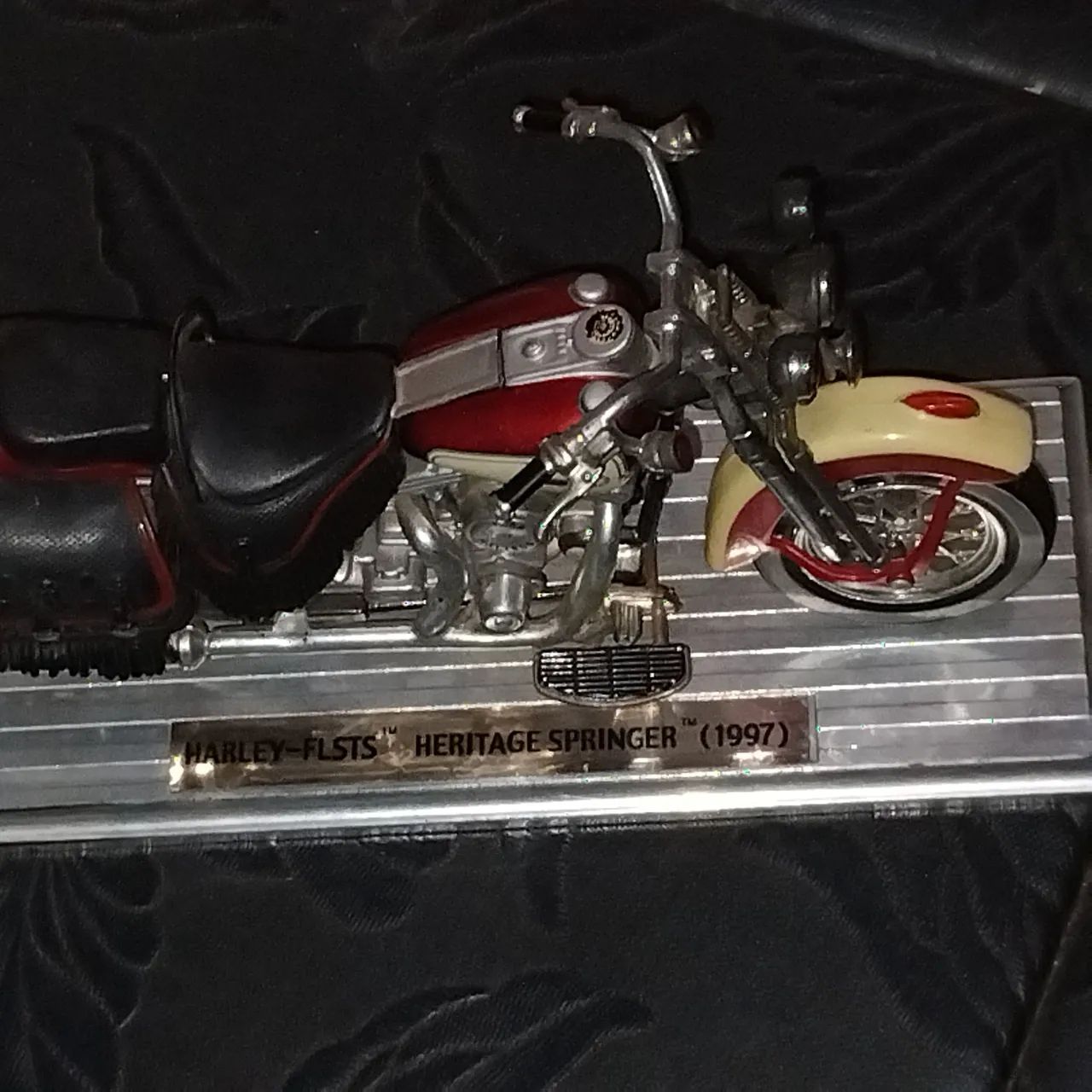 MINIATURA DE MOTO HD (1997)