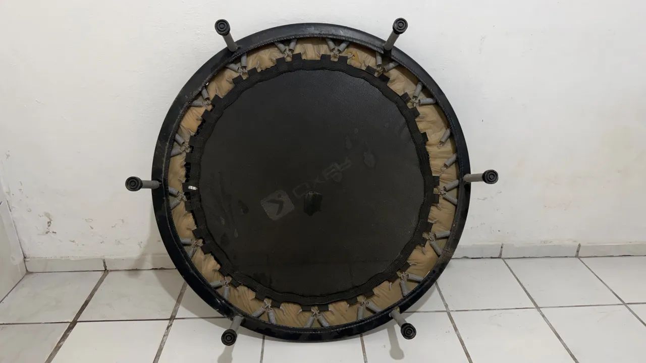 Vendo um trampolim usado 