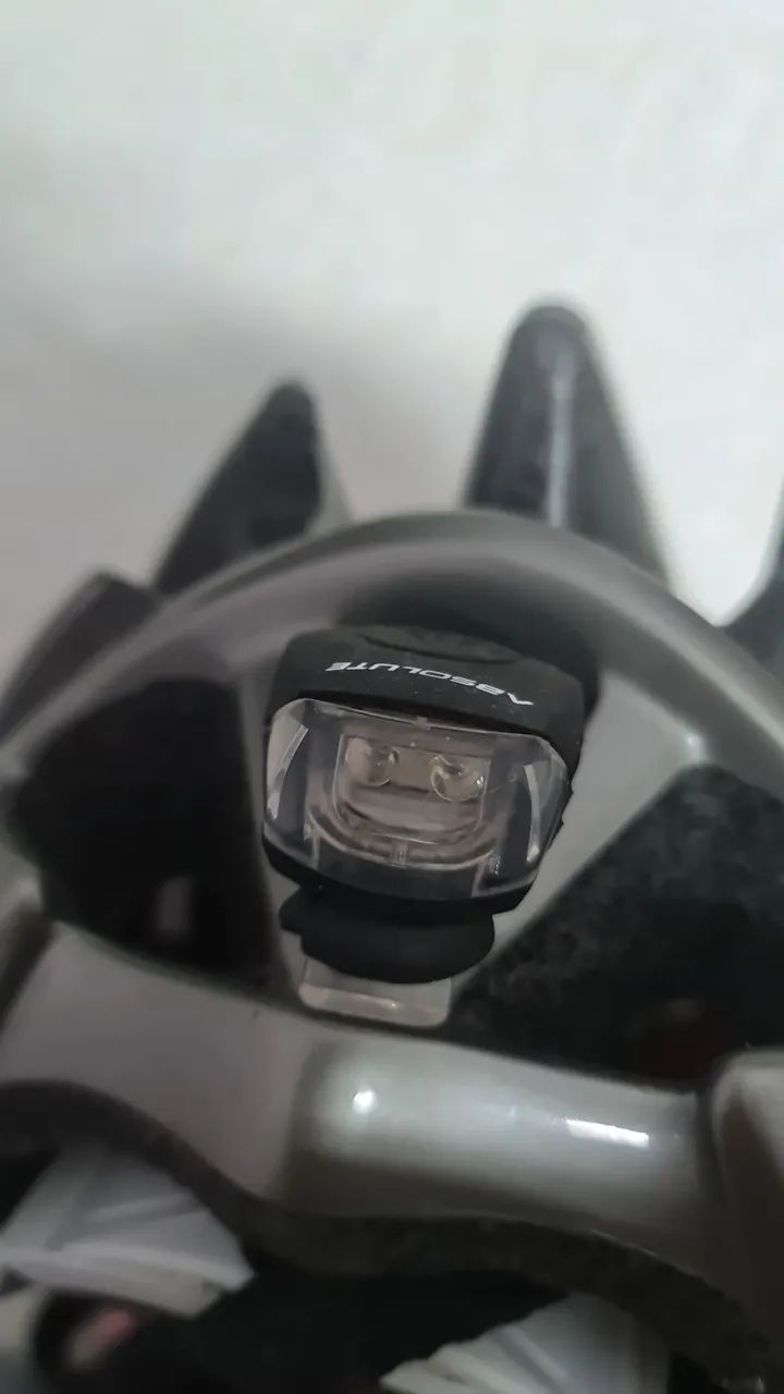 CAPACETE PARA BICICLETAS COM SINALIZAÇÃO  - Foto 3