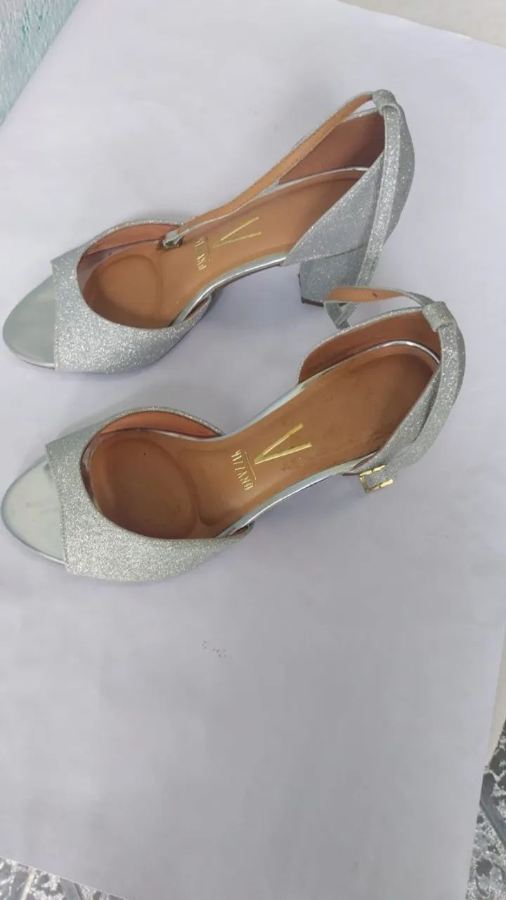 sandália vizzano salto bloco glitter prata  - Foto 3