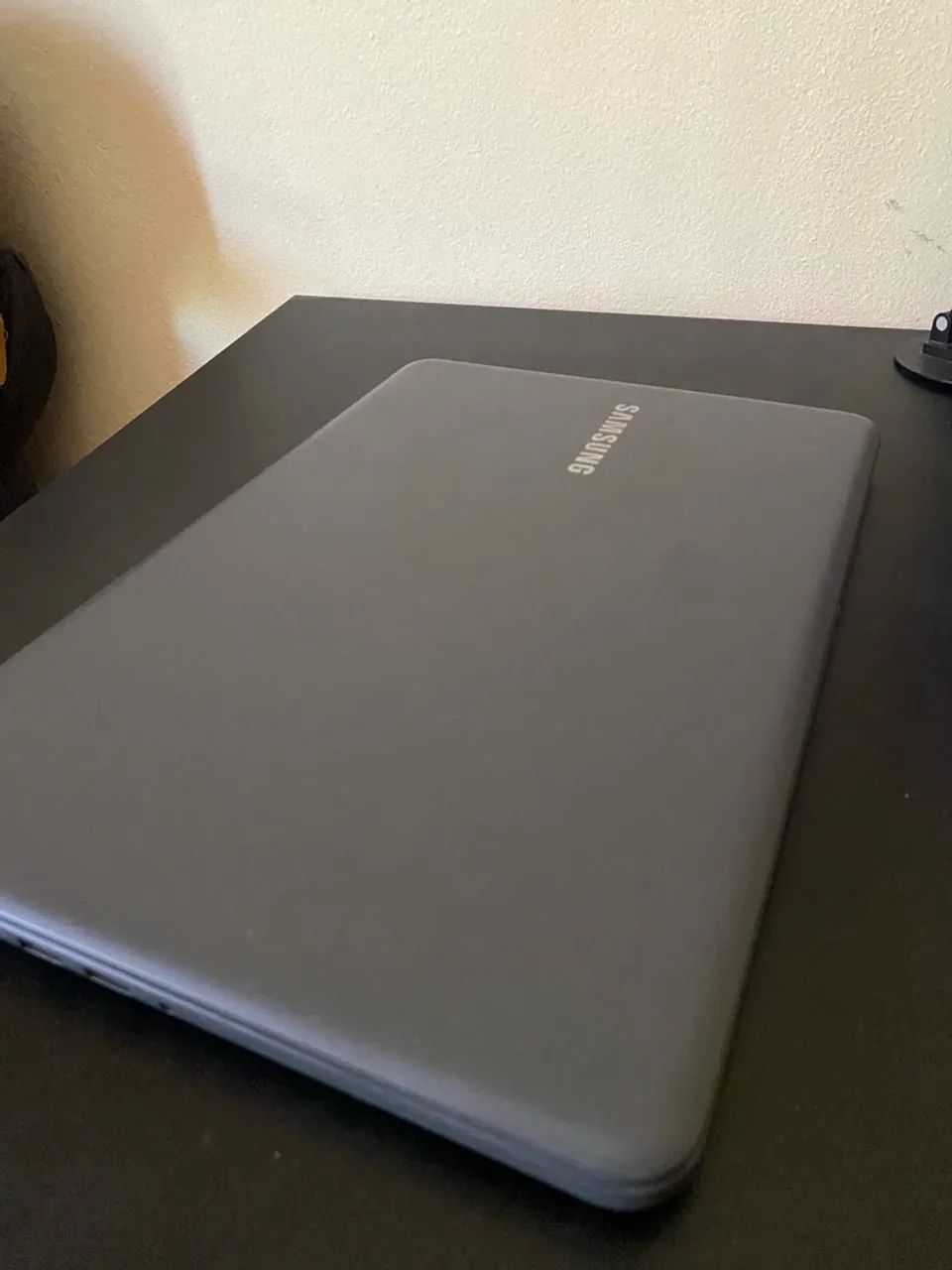 Notebook Samsung em ótimo estado, funcionando perfeitamente e pronto para uso! 
