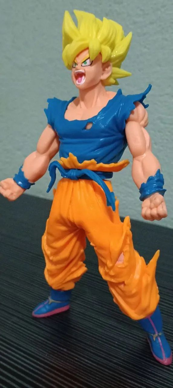 Boneco GOKU SSJ 2 Estatueta  - Foto 4