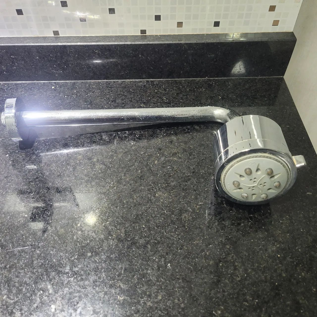 Deca Ducha Articulada para aquecimento a gás, com Crivo Móvel - Foto 5