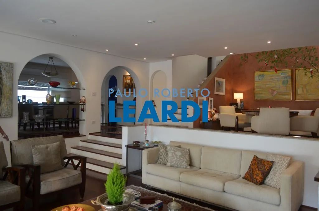 CASA ASSOBRADADA - JARDIM GUEDALA - SP