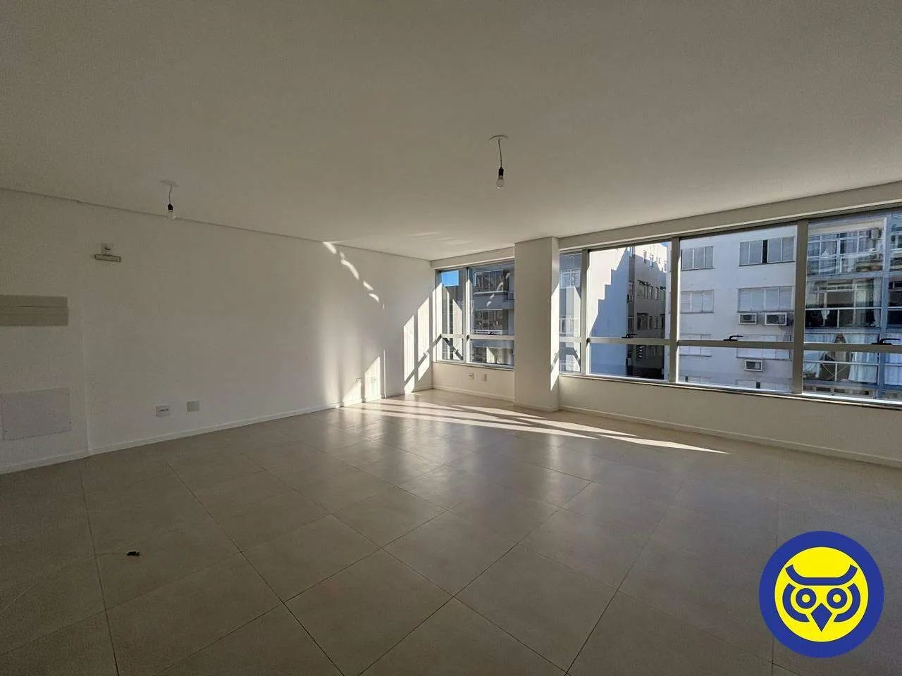 Sala comercial para locação em Coqueiros  1 vaga de garagem - Foto 2