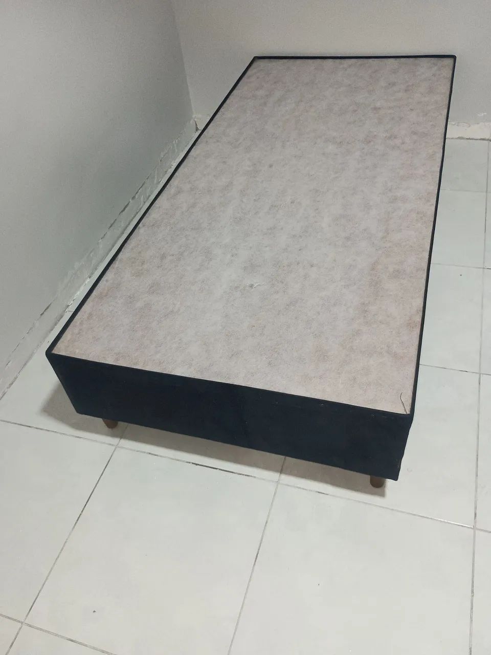 Vendo cama box solteiro semi nova  - Foto 2