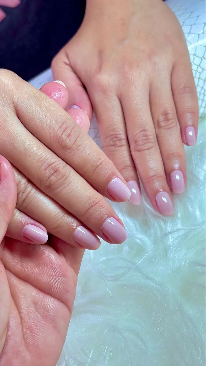 Vaga para manicure 