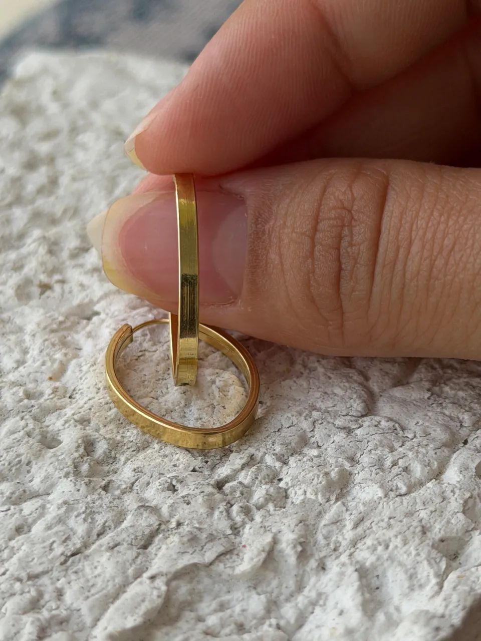 Argola ouro 18k com defesa