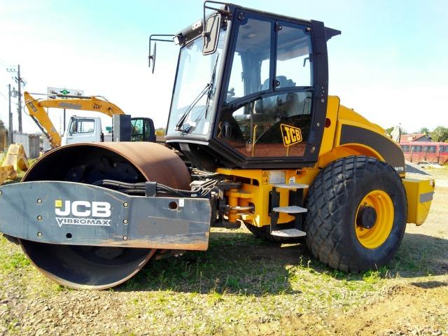 Rolo Compactador JCB vm115 semi novo ano 2012 com 1100 hs - Foto 2