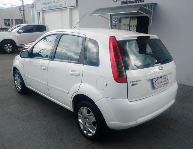 Fiesta Hatch 1.6 Flex Completo Único dono! - Foto 5