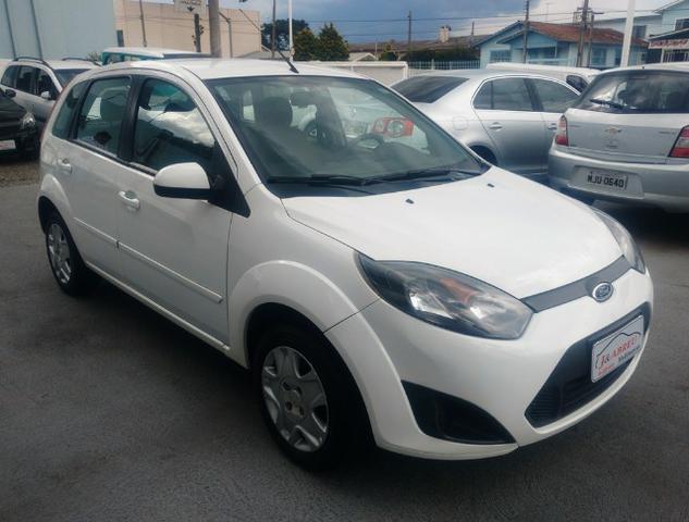 Fiesta Hatch 1.6 Flex Completo Único dono! - Foto 3