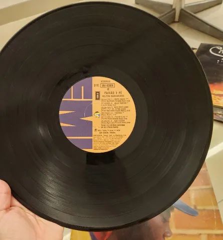 Disco Vinil Milton Nascimento - Paixão e Fé - 1980 - Foto 2