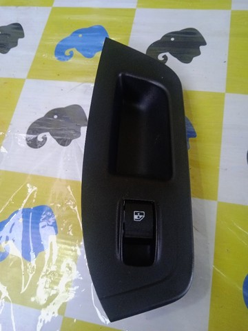 Moldura Botão Vidro Elétr. Porta D.d Argo - Foto 2