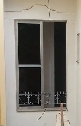 Janela / Porta de alumínio de correr 1,17m x 2,15m com insufilm escuro linha 25