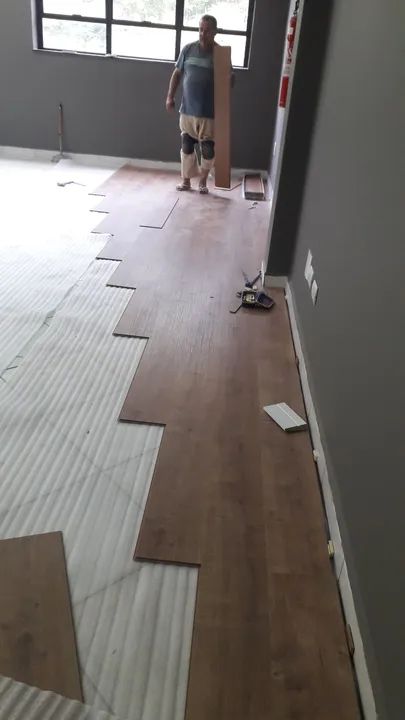 Instalador de piso laminado,  vinilico e rodapé.  - Foto 4