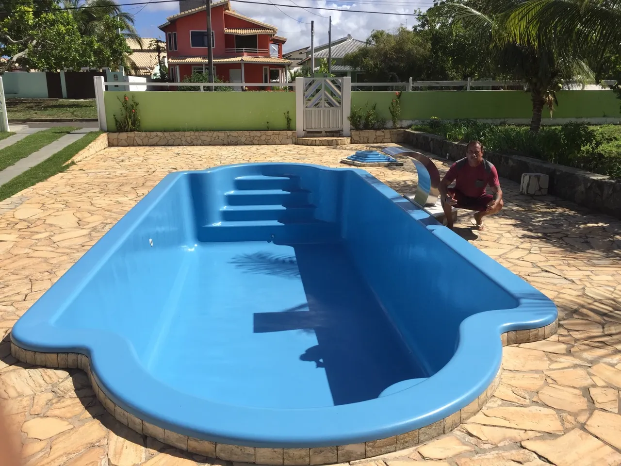 Reforma de piscinas de fibra de vidro e alvenaria.
