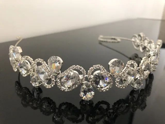 Coroa tiara strass e cristais noiva seminova em perfeito estado - Foto 2