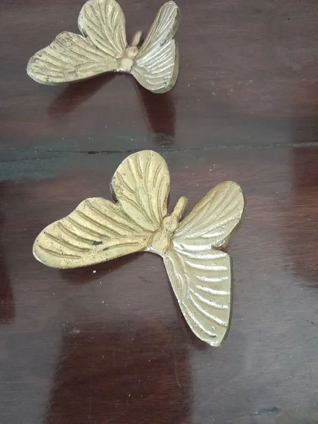 Conjunto de borboletas e abelha em bronze centenário  - Foto 4