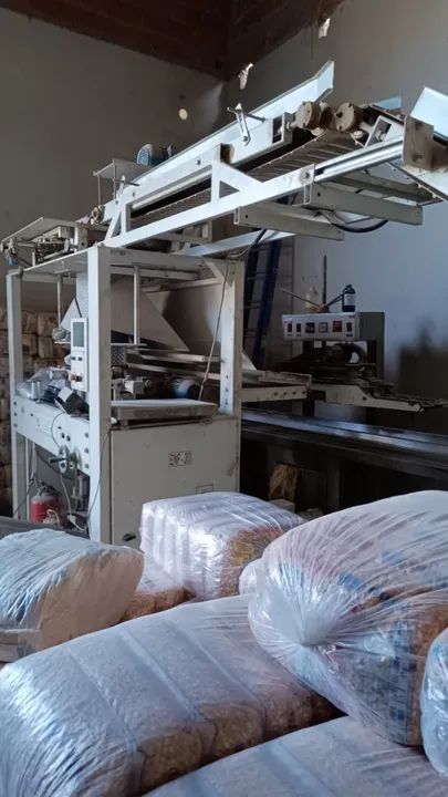 Enfardadeira automática para arroz 5 quilos e produção rural.