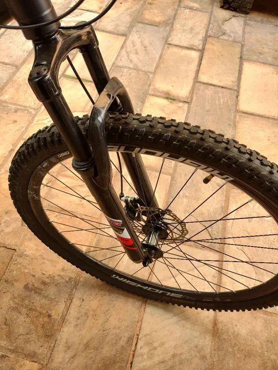 Bicicleta  Montain bike Aro 29 nova.