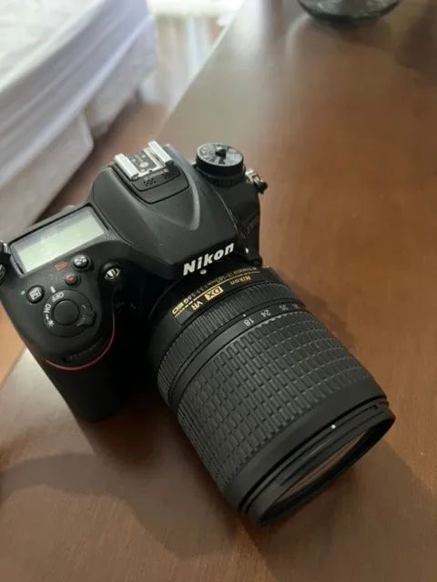Câmera Nikon D7200 com lente 18-140 - Quase zerado