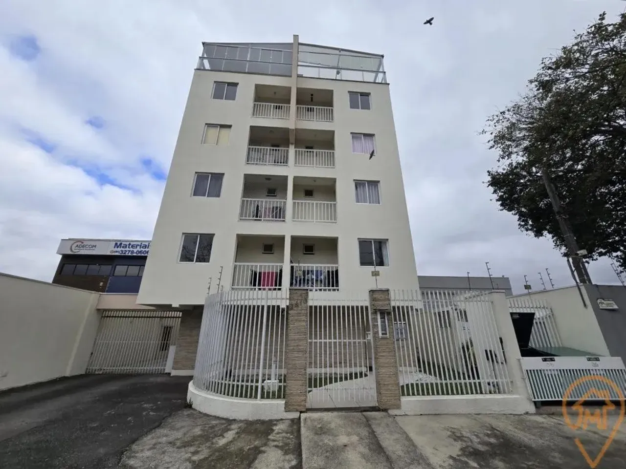 Apartamento com 3 quartos para alugar por R$ 1300.00, 107.77 m2 - BOQUEIRAO - CURITIBA/PR