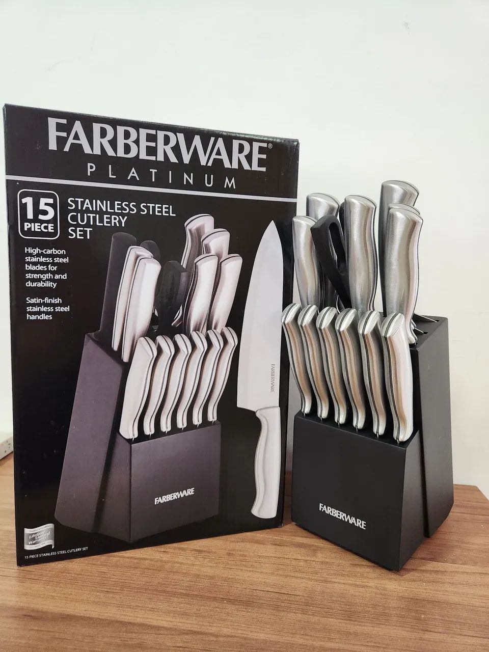 Jogo de facas, faqueiro com 15 Peças Farberware Platinum com Cepo em madeira 