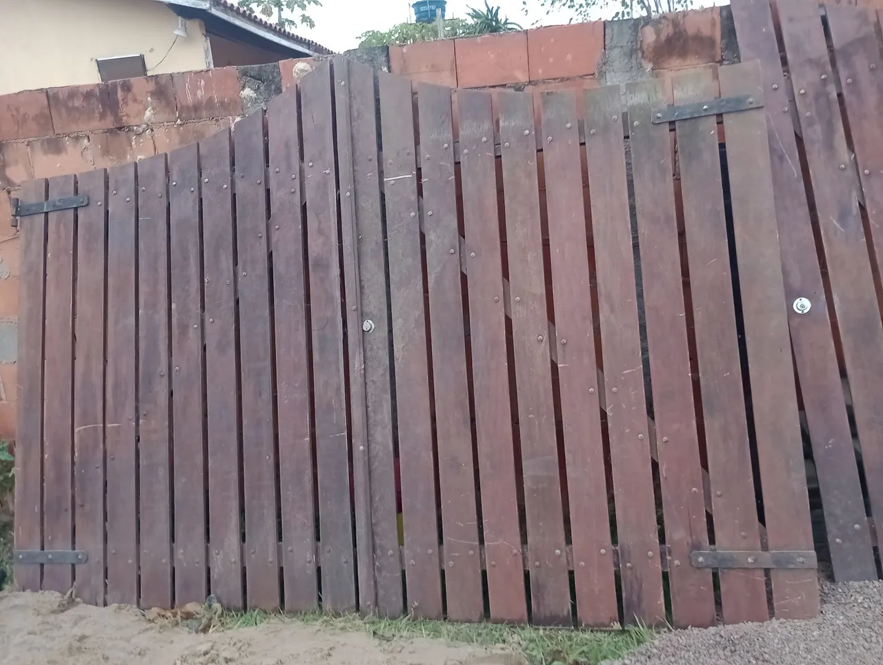 Portão de Madeira para Jardim/Garagem