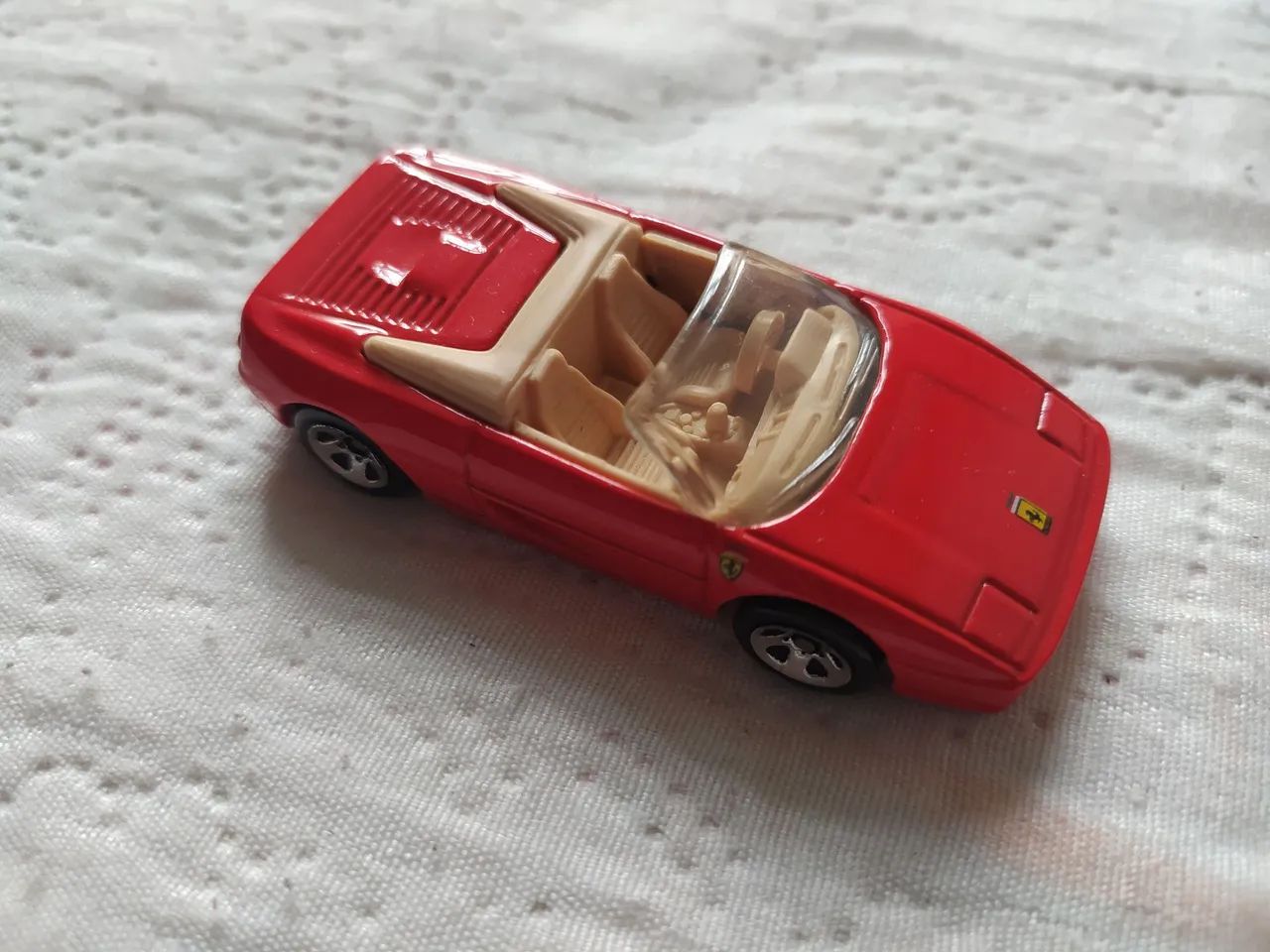 Miniatura Ferrari Conversível Vermelha