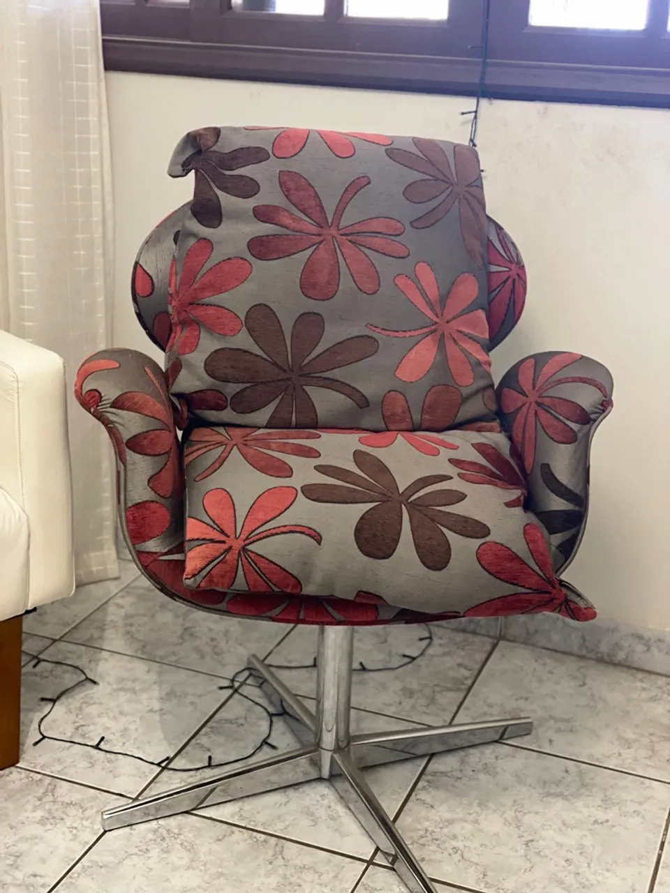 Poltrona Giratória Floral