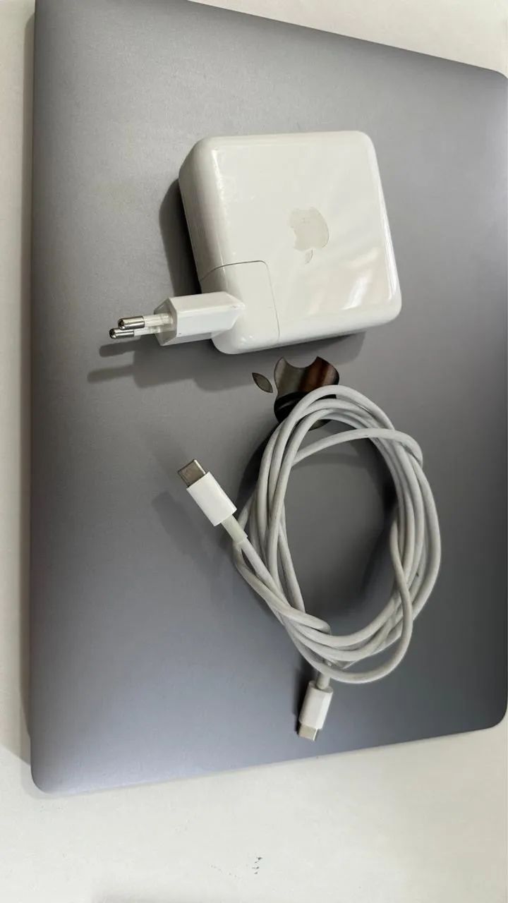 MacBook Pro 13' , processador M1 (2020), 256 GB, 8GB RAM64296996280706123