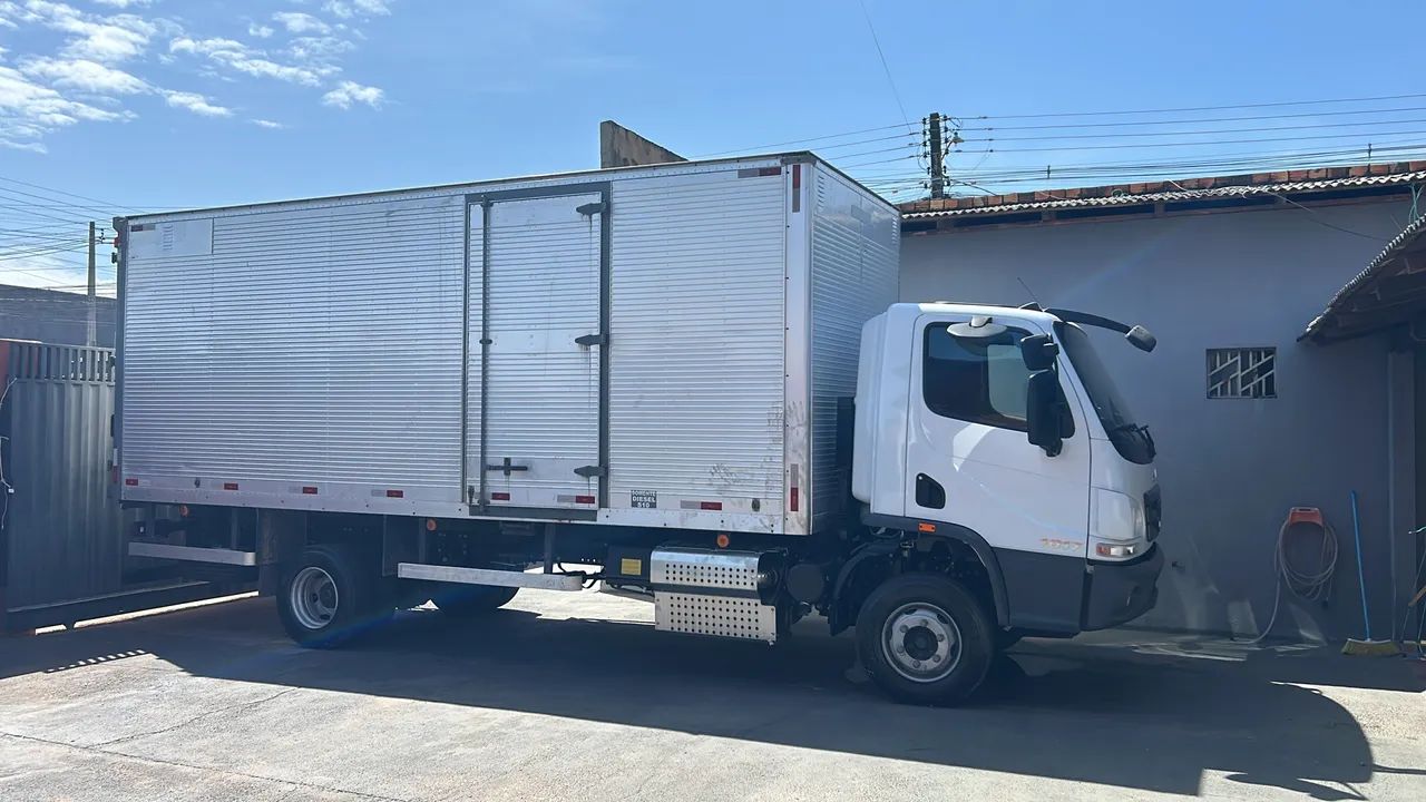 Caminhão Baú -zero km 