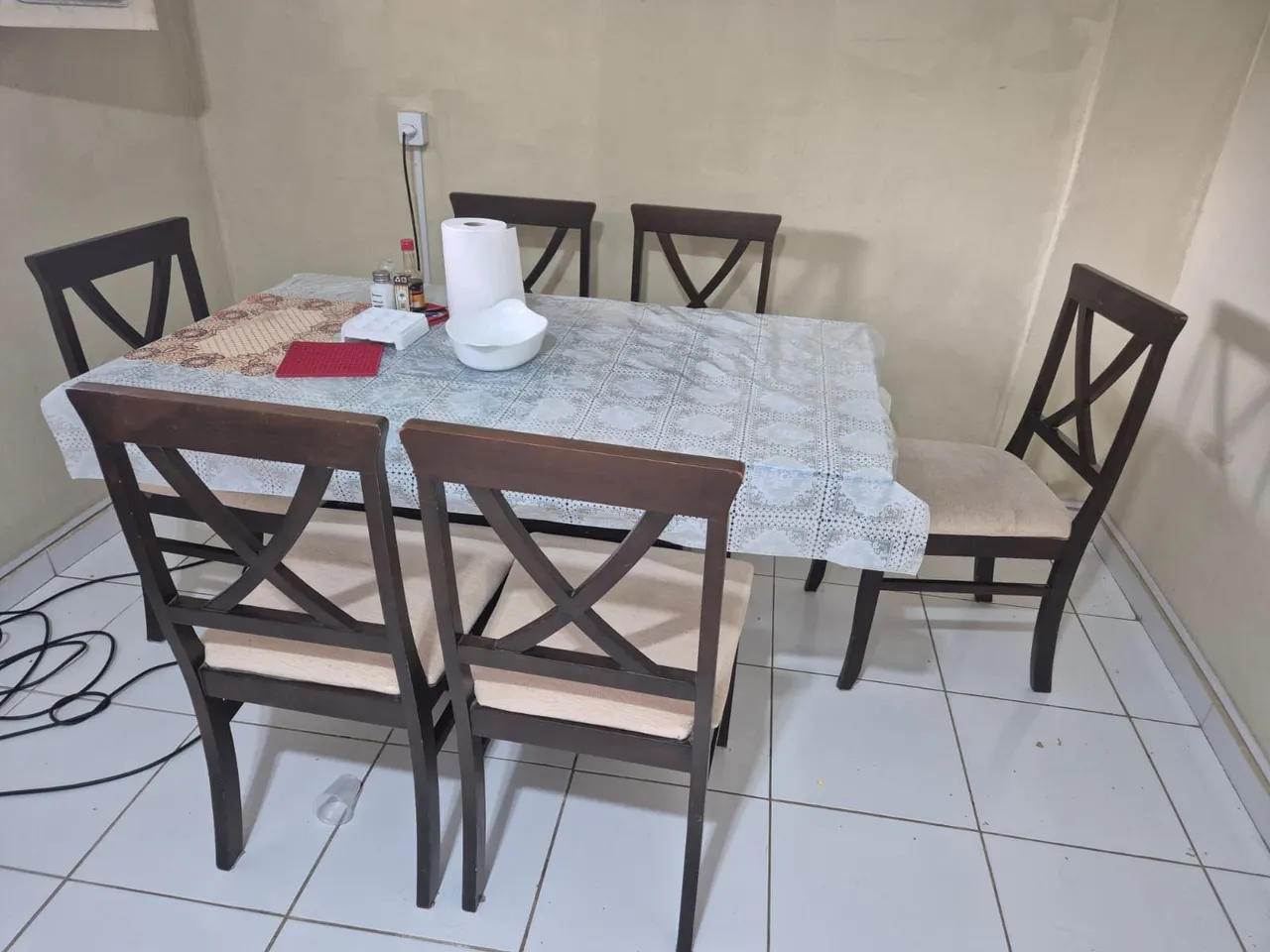 Mesa de jantar com 6 cadeiras