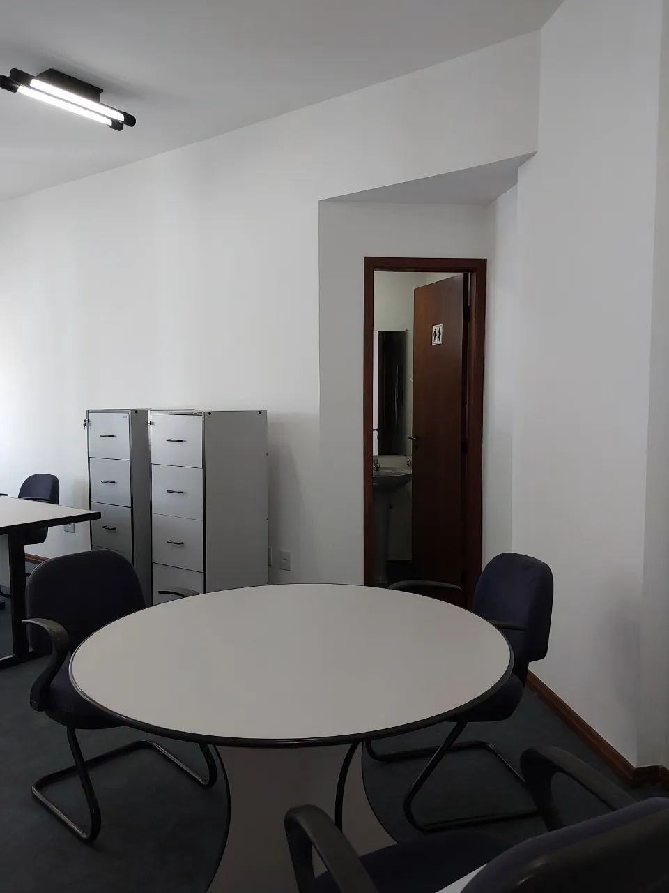 Aluga-se sala no Bairro Funcionários - Foto 5